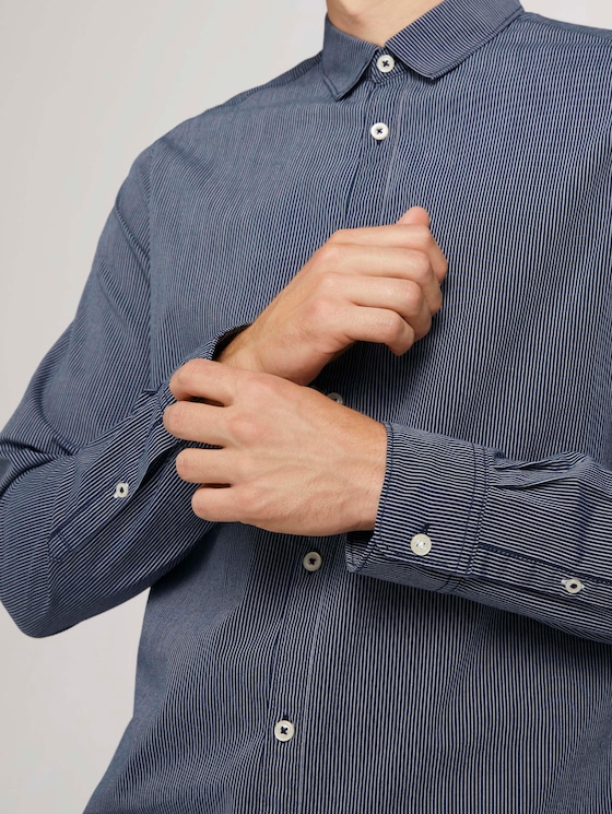 Gestreiftes Slim Fit Hemd - Männer - navy white fine stripe Gestreiftes Slim Fit Hemd - Männer - navy white fine stripe - 9 - TOM TAILOR