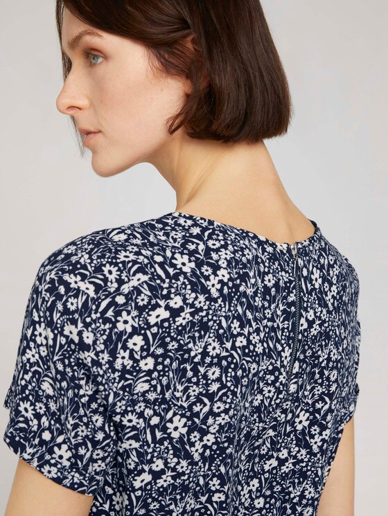 Kurzarmbluse mit Reißverschluss - Frauen - blue flower print Kurzarmbluse mit Reißverschluss - Frauen - blue flower print - 9 - TOM TAILOR Denim