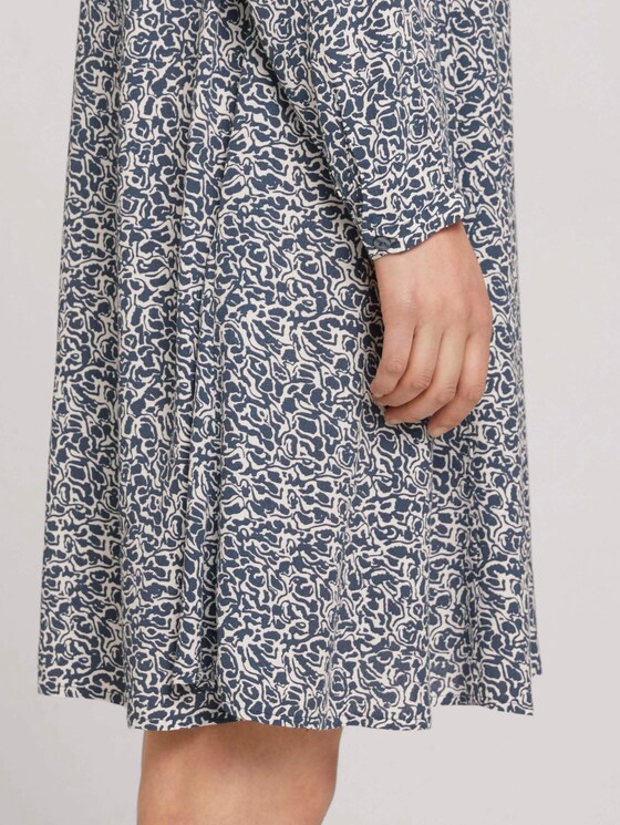 Gemustertes Kleid mit LENZING™ ECOVERO™ - Frauen - blue offwhite minimal Gemustertes Kleid mit LENZING™ ECOVERO™ - Frauen - blue offwhite minimal - 9 - TOM TAILOR