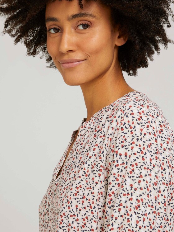 Gemusterte Henleybluse mit LENZING™ ECOVERO™ - Frauen - beige maroon blue minimal Gemusterte Henleybluse mit LENZING™ ECOVERO™ - Frauen - beige maroon blue minimal - 9 - TOM TAILOR