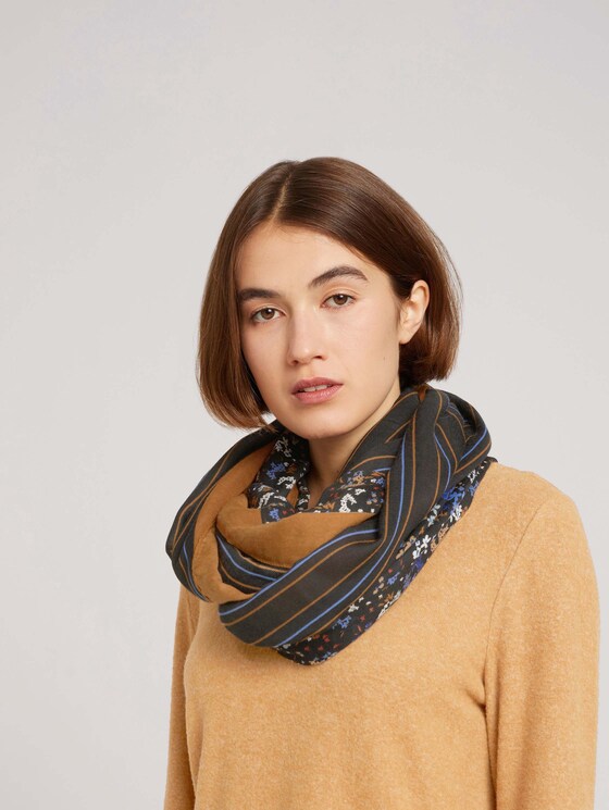 Gedessineerde ronde sjaal gemaakt van gerecycled polyester - Vrouwen - flower stripe patchwork print Gedessineerde ronde sjaal gemaakt van gerecycled polyester - Vrouwen - flower stripe patchwork print - 5 - TOM TAILOR Denim