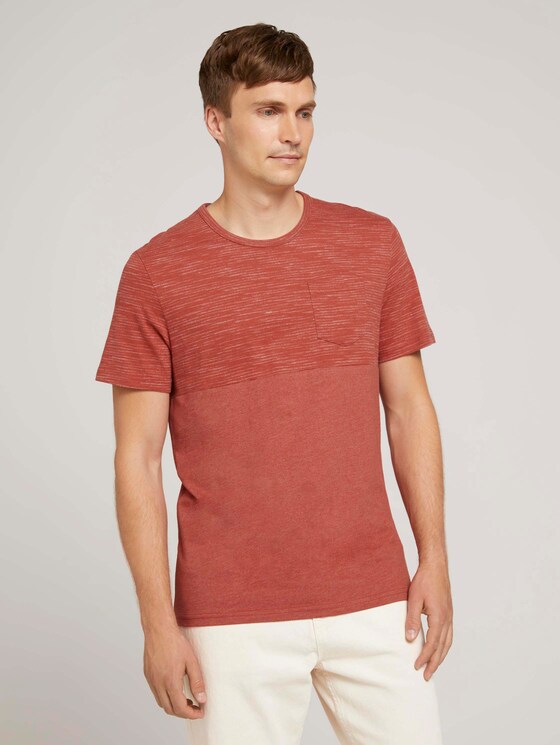 Gestreiftes T-Shirt mit Brusttasche - Männer - chili red white melange Gestreiftes T-Shirt mit Brusttasche - Männer - chili red white melange - 1 - TOM TAILOR