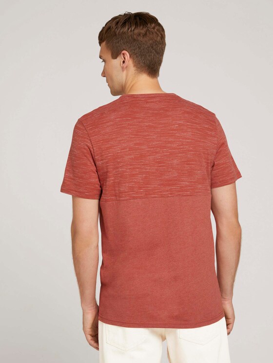 Gestreiftes T-Shirt mit Brusttasche - Männer - chili red white melange Gestreiftes T-Shirt mit Brusttasche - Männer - chili red white melange - 2 - TOM TAILOR