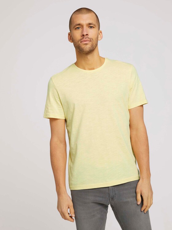 Basic T-Shirt mit Bio-Baumwolle - Männer - pale banana yellow Basic T-Shirt mit Bio-Baumwolle - Männer - pale banana yellow - 1 - TOM TAILOR