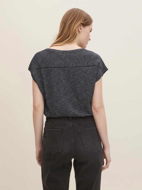 gestreiftes T-Shirt - Frauen - black thin stripes gestreiftes T-Shirt - Frauen - black thin stripes - 2 - TOM TAILOR