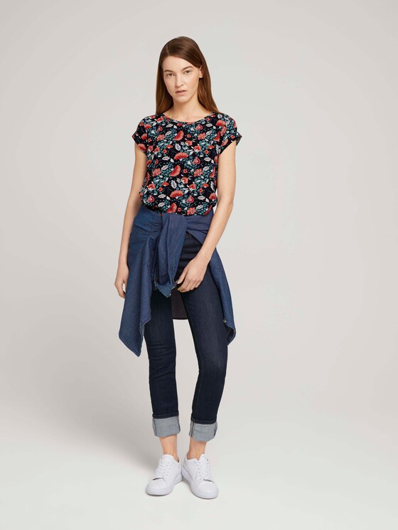 Patterned LenzingTM EcoVeroTM short-sleeved blouse - Women - navy flower paisley design Patterned LenzingTM EcoVeroTM short-sleeved blouse - Women - navy flower paisley design - 5 - TOM TAILOR