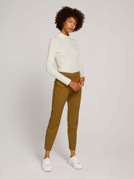basic long-sleeved shirt with a turtleneck - Women - soft powder beige - 5 - Mine to five