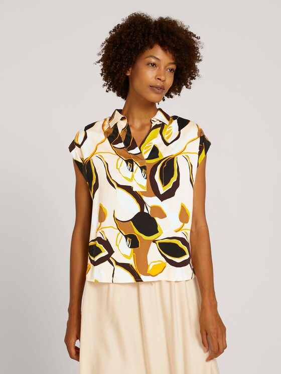 Short-sleeved blouse with a pattern - Women - brown green leaves design Short-sleeved blouse with a pattern - Women - brown green leaves design - 1 - Mine to five