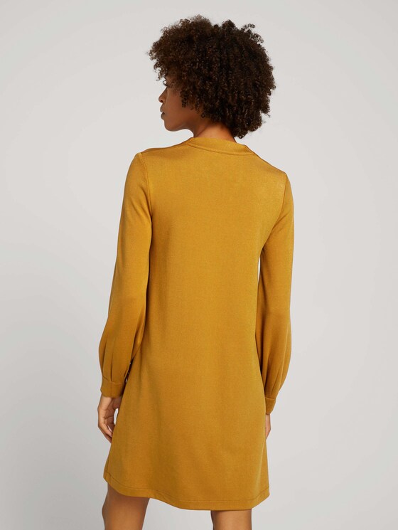 Fließendes Kleid mit V-Ausschnitt - Frauen - green clay Fließendes Kleid mit V-Ausschnitt - Frauen - green clay - 2 - Mine to five