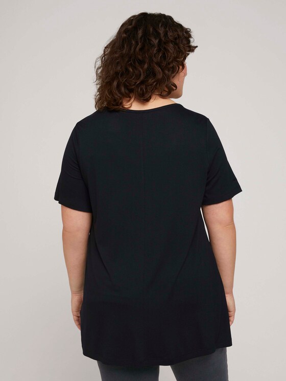 Curvy - T-Shirt mit Kellerfalte - Frauen - Deep Black Curvy - T-Shirt mit Kellerfalte - Frauen - Deep Black - 2 - My True Me