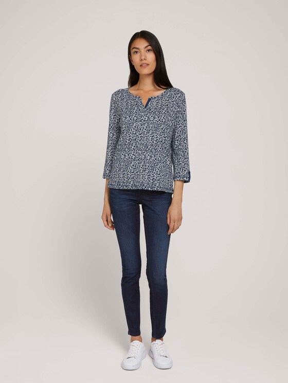 Gemustertes Henleyshirt mit Bio-Baumwolle - Frauen - blue offwhite minimal Gemustertes Henleyshirt mit Bio-Baumwolle - Frauen - blue offwhite minimal - 3 - TOM TAILOR