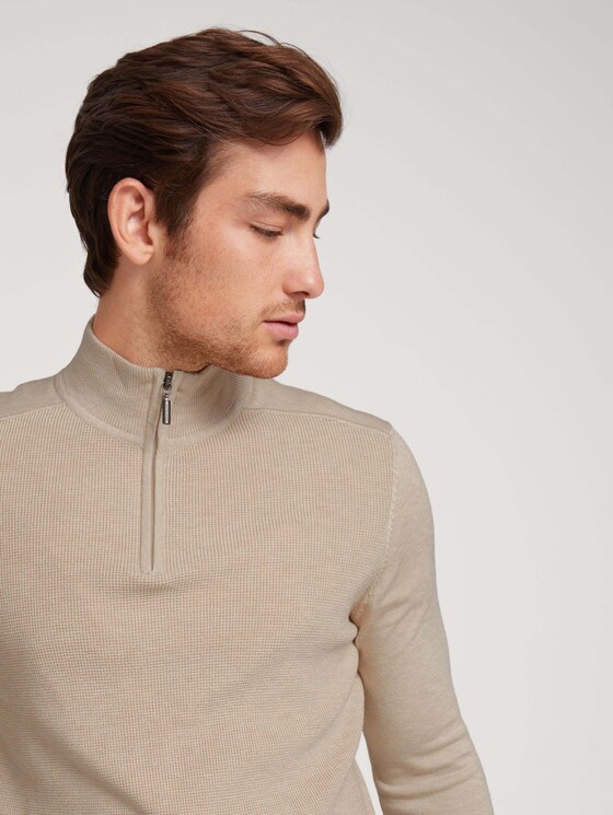 Strukturierter Troyer Pullover mit LENZING™ ECOVERO™ - Männer - soft beige melange Strukturierter Troyer Pullover mit LENZING™ ECOVERO™ - Männer - soft beige melange - 9 - TOM TAILOR