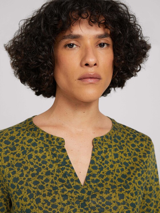 Gemustertes Blusenshirt mit TENCEL™ Modal - Frauen - green shades floral design Gemustertes Blusenshirt mit TENCEL™ Modal - Frauen - green shades floral design - 9 - TOM TAILOR