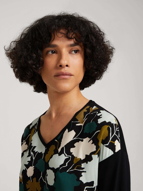 Patterned shirt in a mix of materials - Women - green large floral design Patterned shirt in a mix of materials - Women - green large floral design - 9 - TOM TAILOR