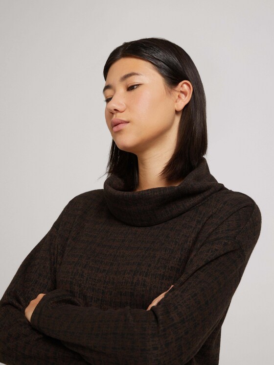 Patterned sweatshirt with a turtleneck - Women - black brown structure check Patterned sweatshirt with a turtleneck - Women - black brown structure check - 9 - TOM TAILOR