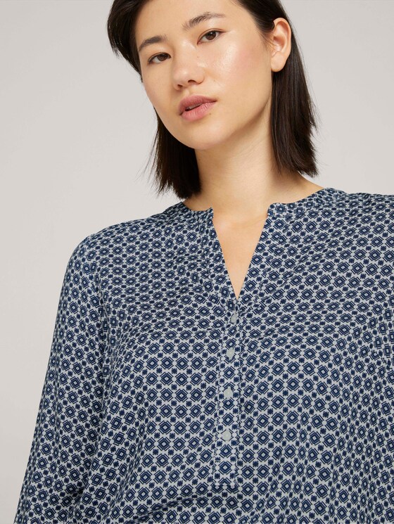 Patterned blouse with TENCEL ™ modal - Women - blue geometrical design Patterned blouse with TENCEL ™ modal - Women - blue geometrical design - 9 - TOM TAILOR