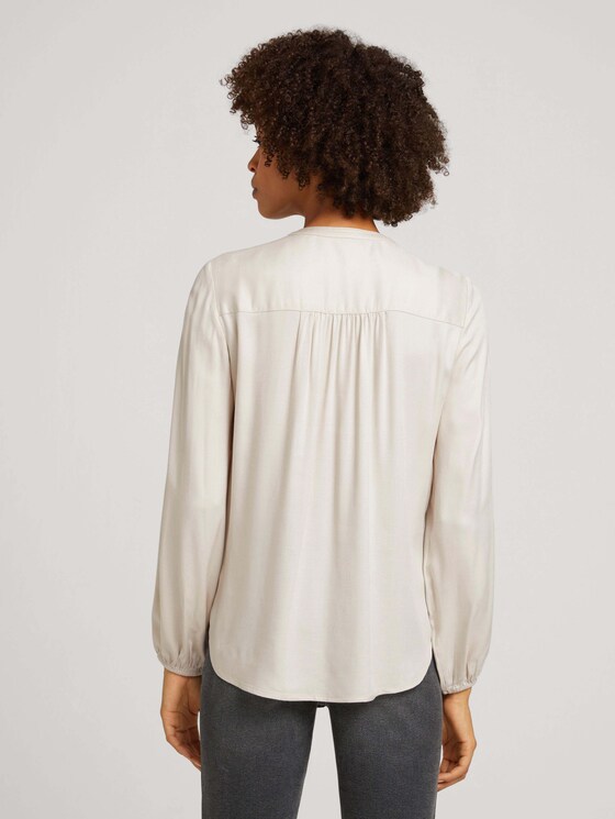 Blouse with a button tab - Women - cold beige Blouse with a button tab - Women - cold beige - 2 - TOM TAILOR