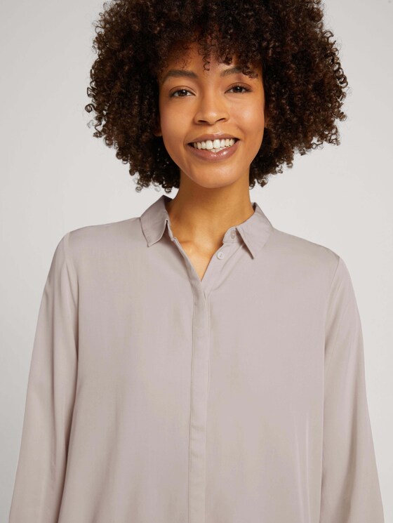 Lange Bluse mit verdeckter Knopfleiste - Frauen - cold beige Lange Bluse mit verdeckter Knopfleiste - Frauen - cold beige - 9 - Mine to five
