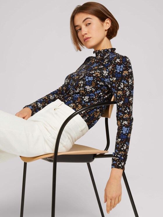 Gemusterte Bluse mit Kragen Detail - Frauen - black blue flower print Gemusterte Bluse mit Kragen Detail - Frauen - black blue flower print - 5 - TOM TAILOR Denim