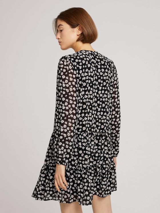 Gemustertes Kleid aus fließenden Chiffon - Frauen - black flower print Gemustertes Kleid aus fließenden Chiffon - Frauen - black flower print - 2 - TOM TAILOR Denim
