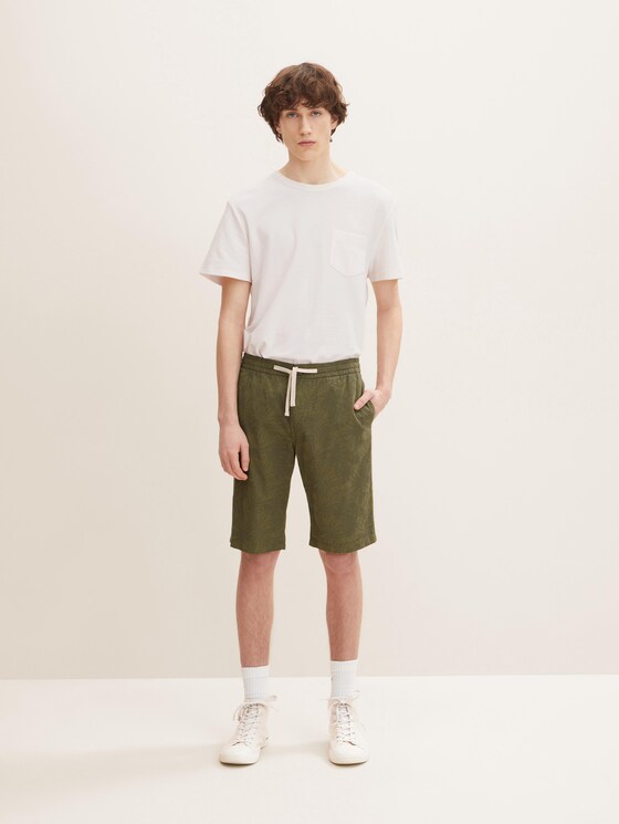 Chino shorts with linen