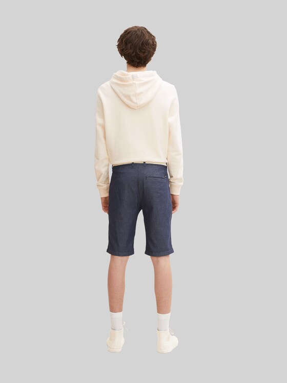 Chino shorts with a belt by Tom Tailor