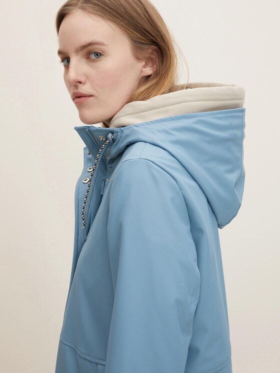 Regular fit raincoat with side slits