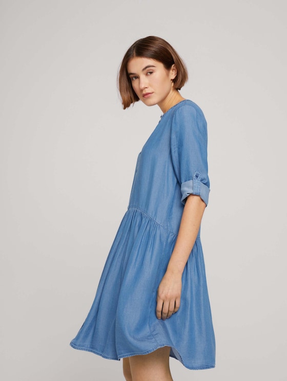 Denim blouse dress with TENCEL ™ and a button tab