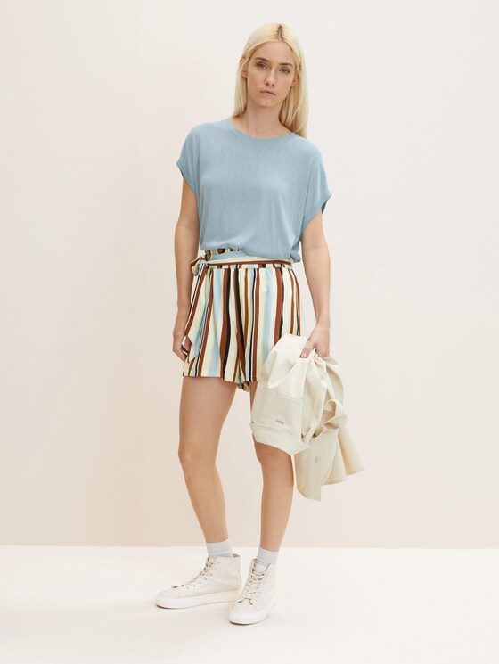 Patterned shorts with an integrated belt