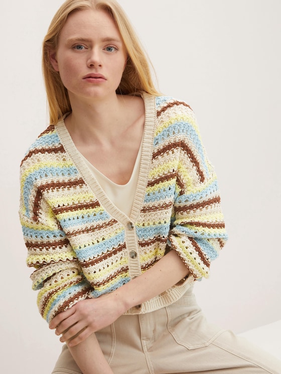 Cardigan with a coarse texture