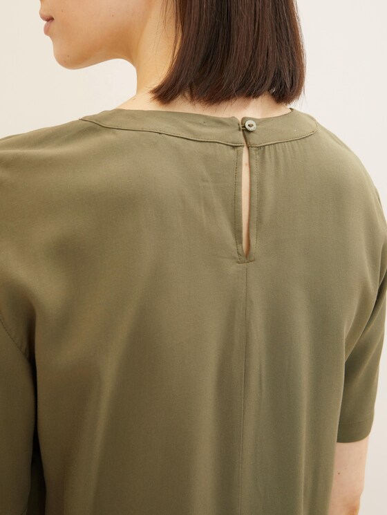 Half-sleeved blouse