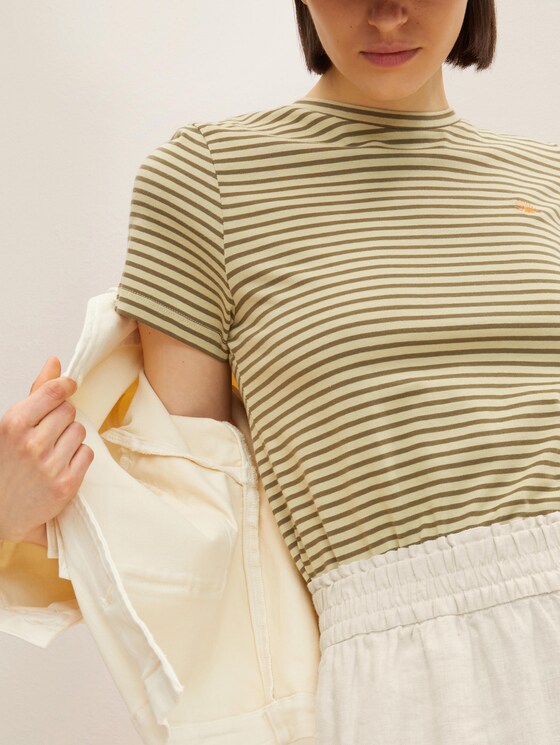 T-Shirt mit Stickerei