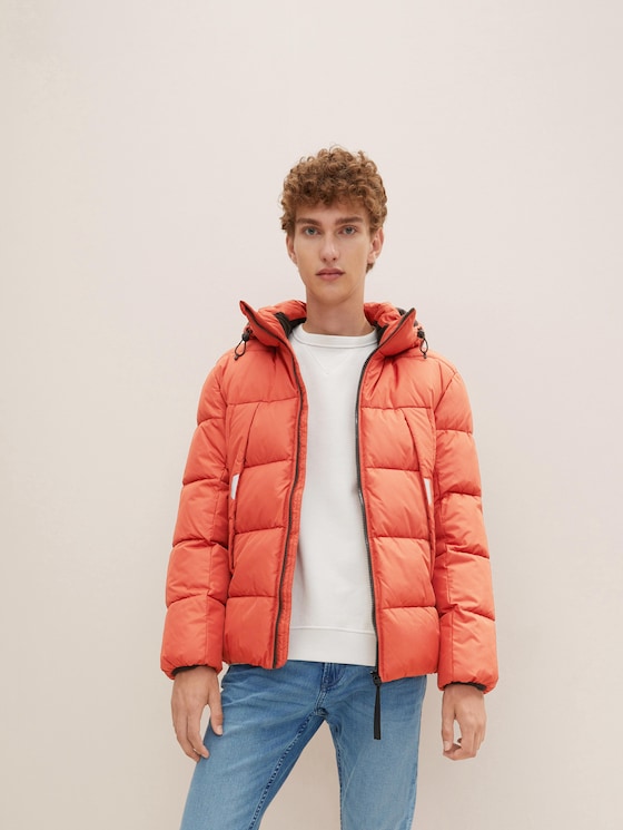 Puffer jacket with a detachable hood 