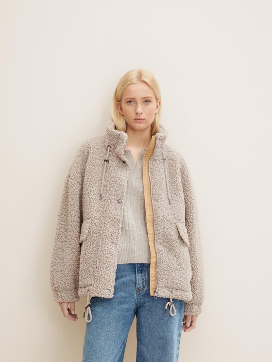 loose-fit Teddy jacket with a stand-up collar