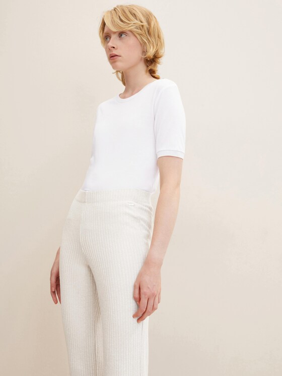 Trousers with a ribbed texture