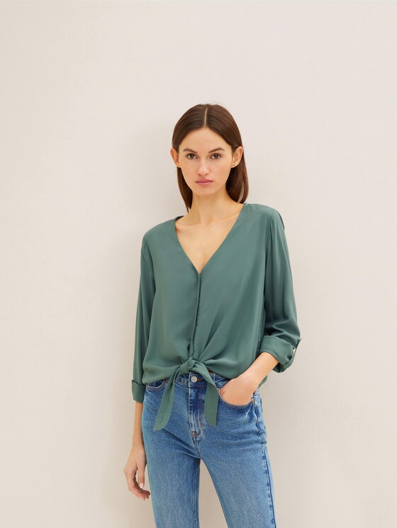 Long-sleeved blouse with knot details