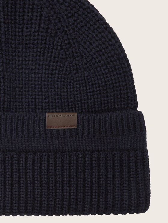 Basic knitted hat