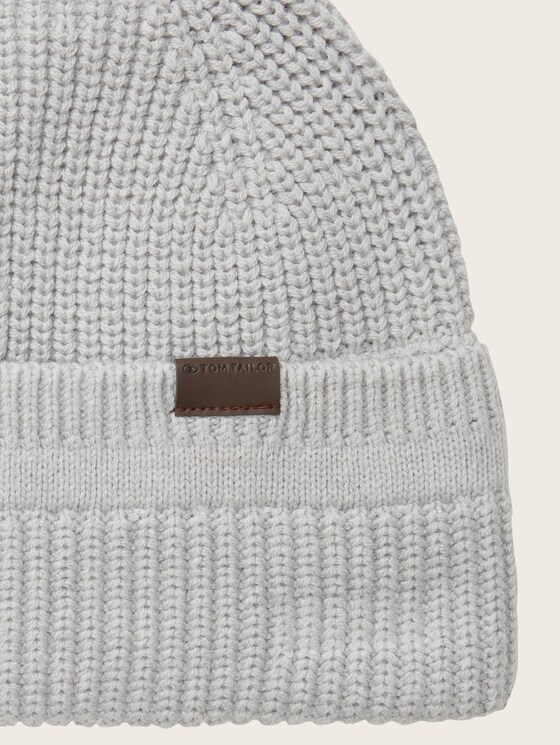 Basic knitted hat