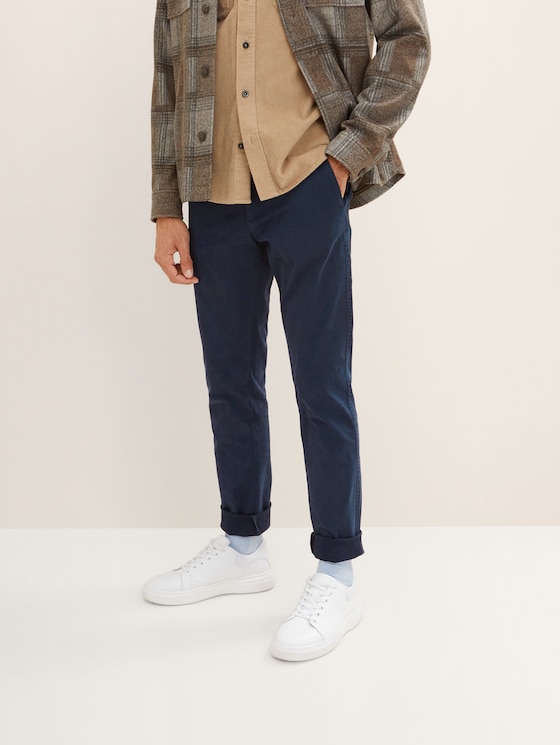 Slim Chino Hose mit Stretch von Men, sky captain blue