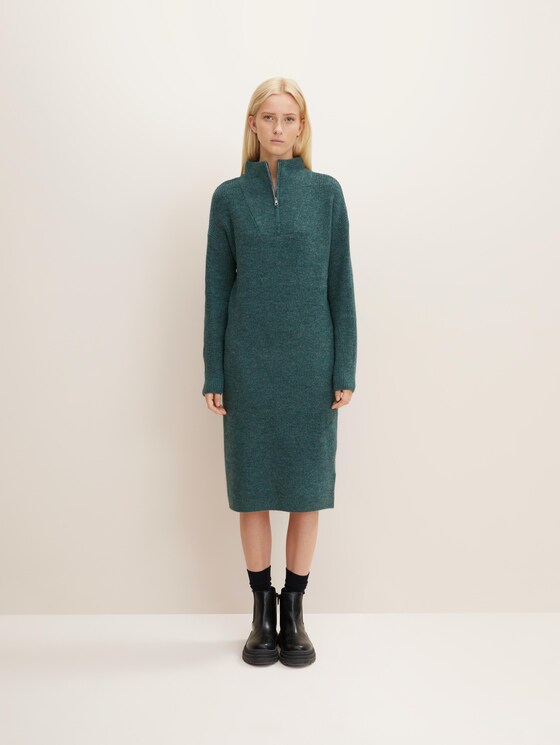 Knitted dress with a Troyer collar