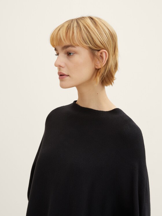 Basic knitted sweater with a stand-up collar