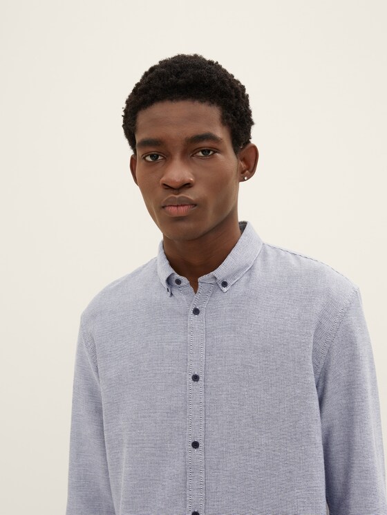 Slim-fit shirt with textured fabric