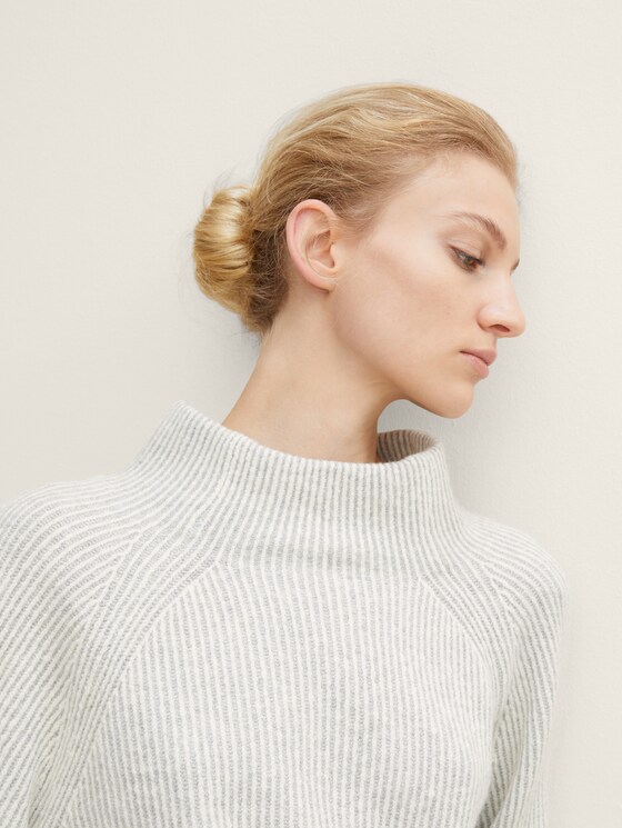 Strickpullover mit Stehkragen