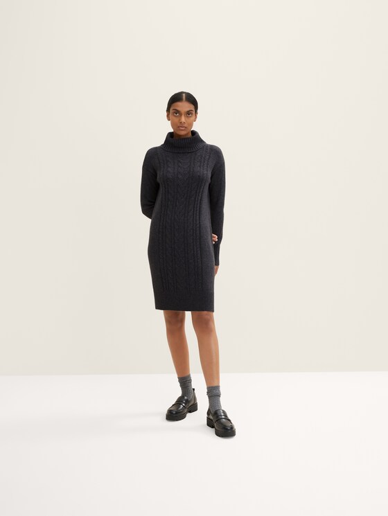 Knitted dress in midi length