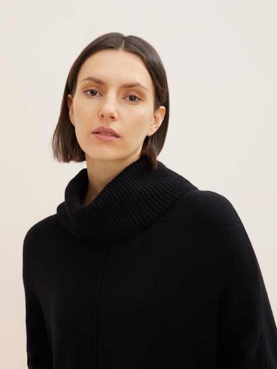 Lässiges Kleid mit Rollkragen