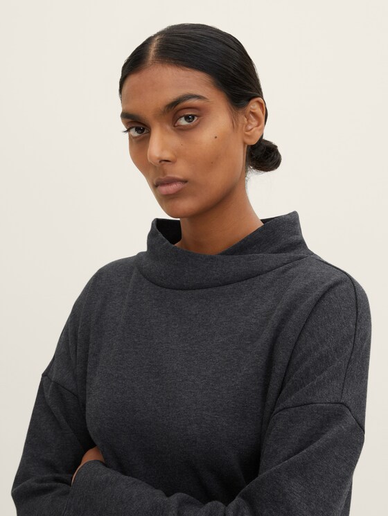 Cozy sweatshirt with a stand-up collar