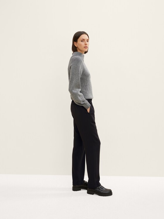 Loose-fit trousers 