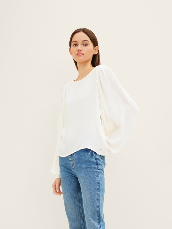 Loose-fit blouse with balloon sleeves
