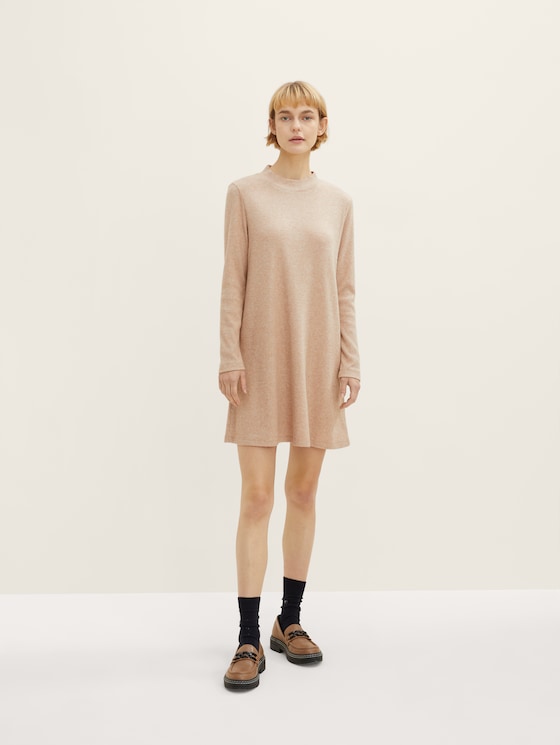 Casual dress with a ribbed texture