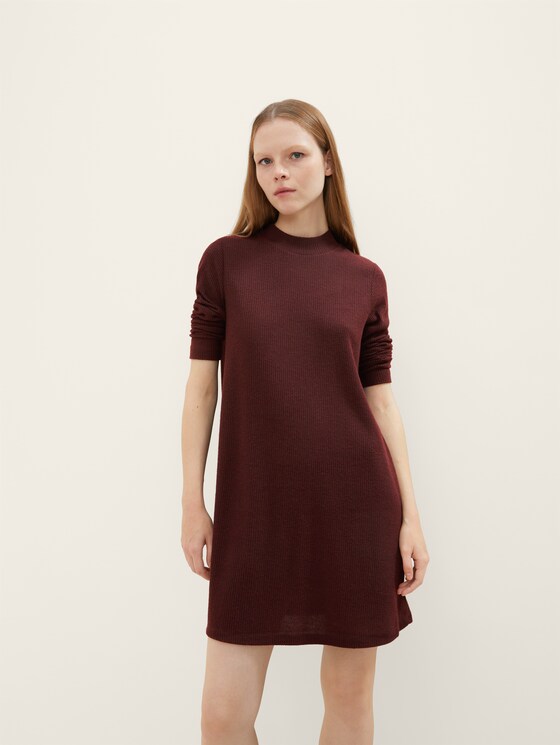 Casual dress with a ribbed texture